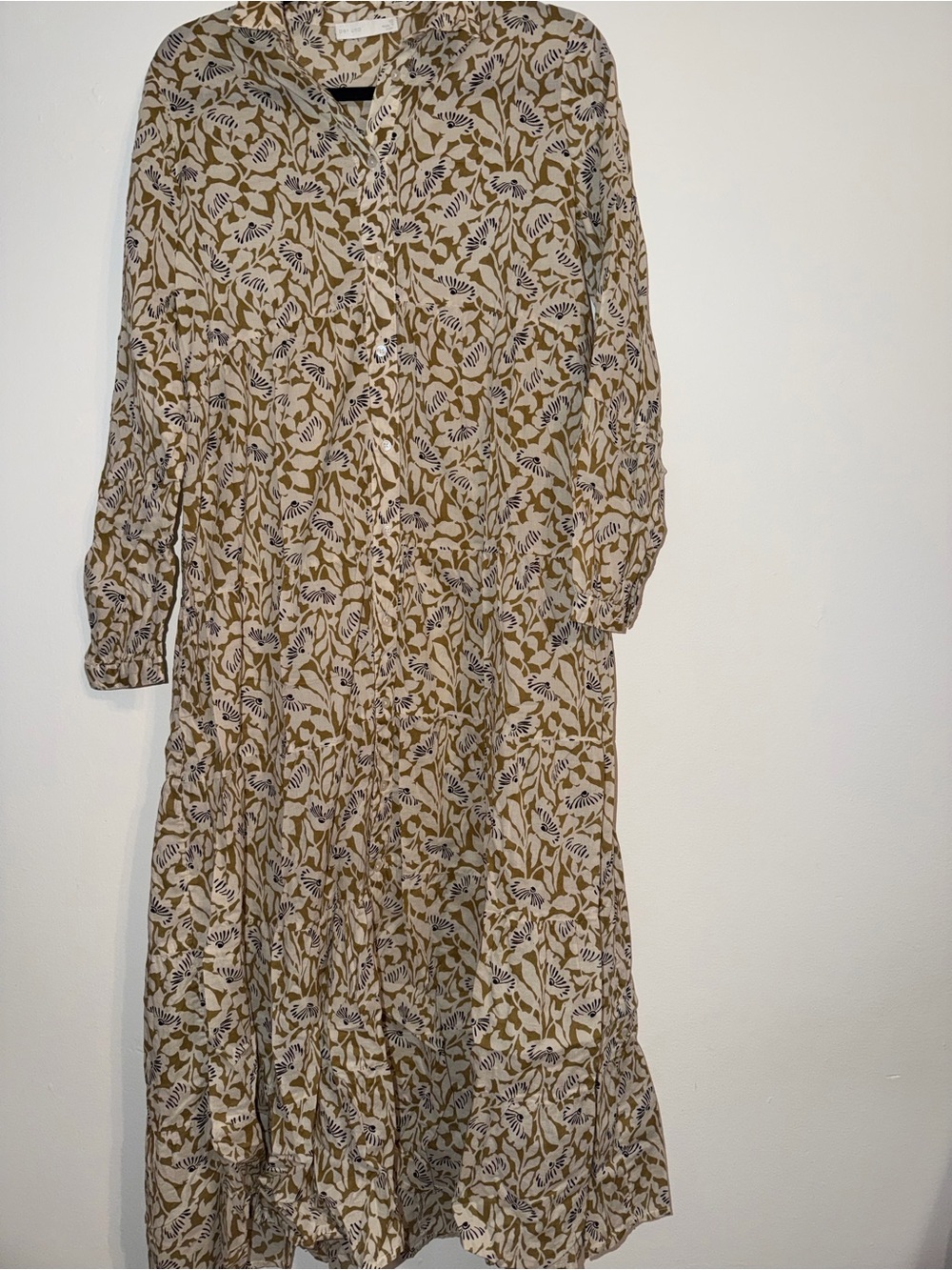 per una Beige and Olive Floral Long Sleeve Midi Dress